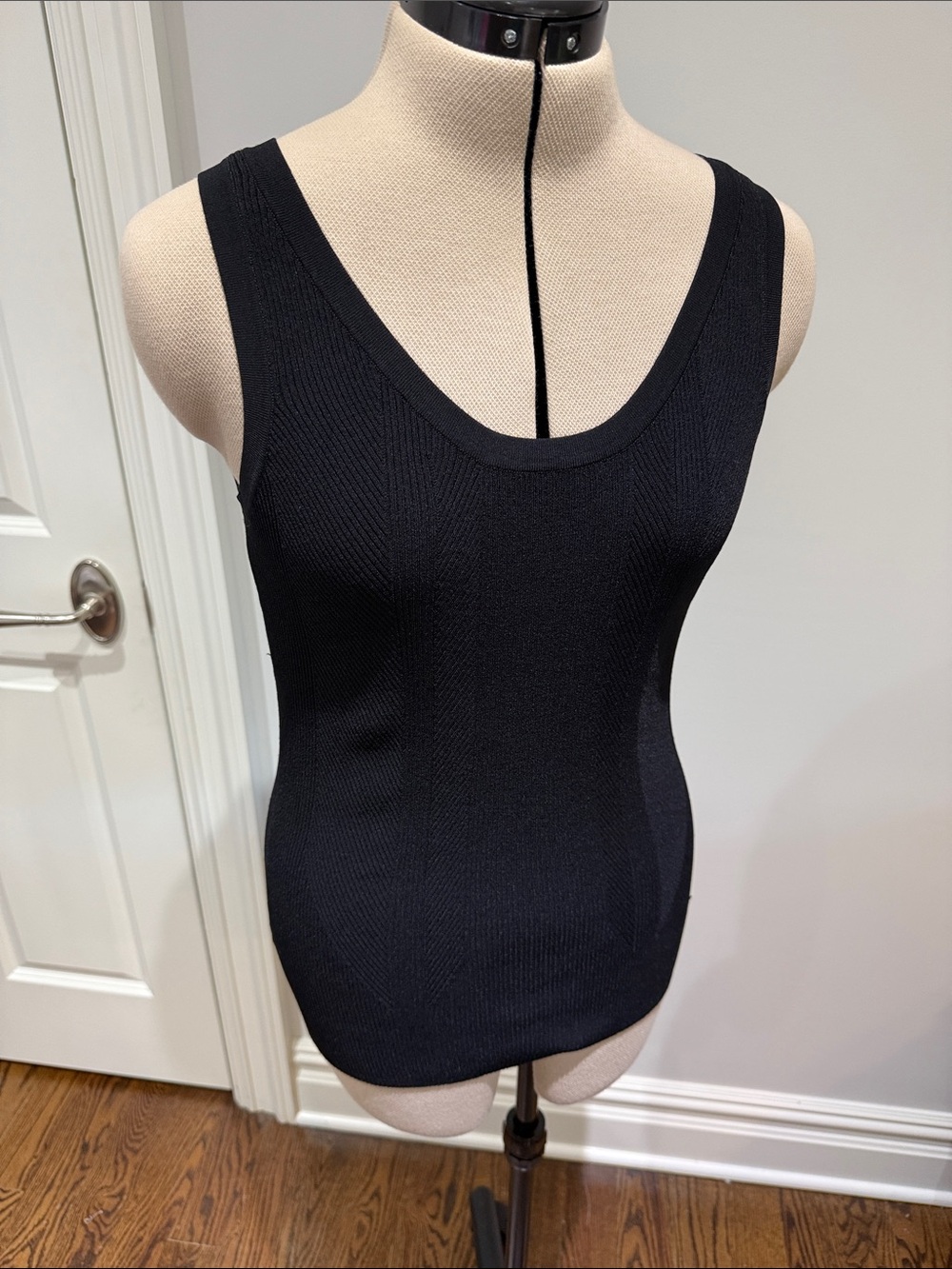 DVF black ribbed knit tank  top Women's Sleeveless Knit M